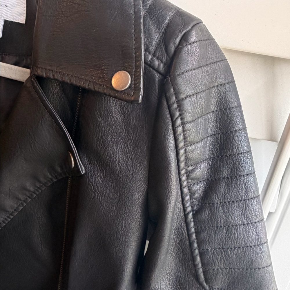 Noisy May Black Faux Leather Moto Jacket with Quilted Shoulders - Picture 3 of 4